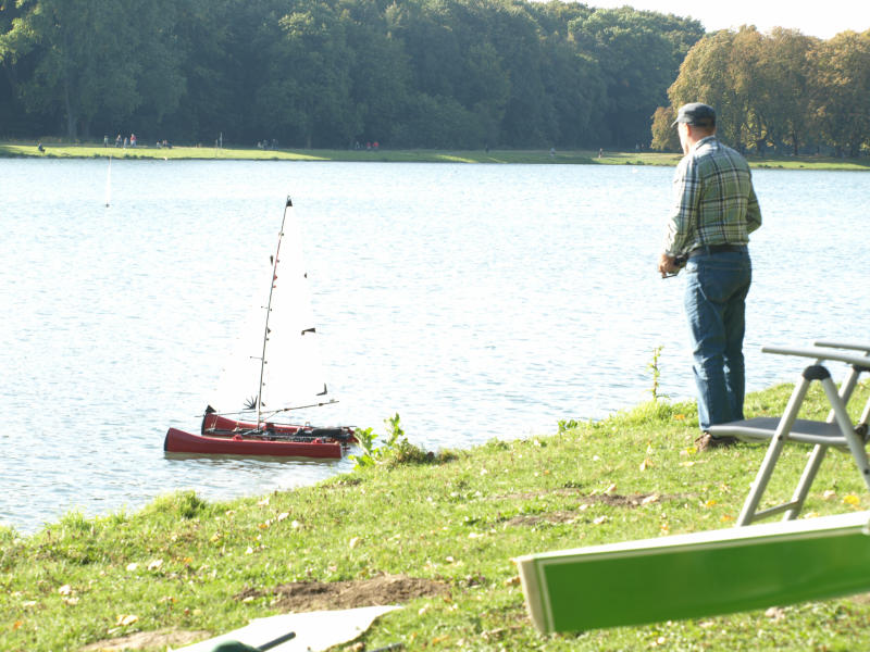 Segeln am Decksteiner Weiher am 3.10.2013   HP 009