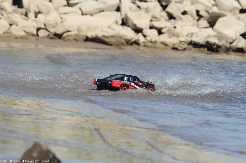 Traxxas Slash am Rhein mit Bernd26.7.15   HP  31